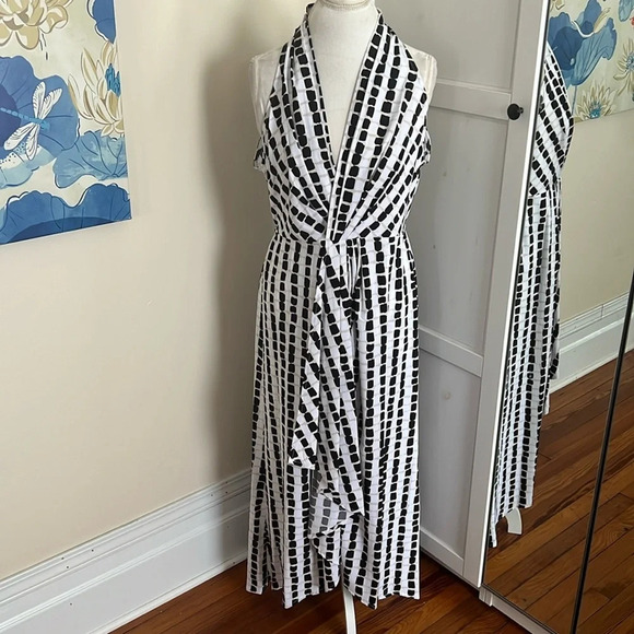 Calvin Klein Halter Neckline Hi/Low Hem Sleeveless Dress - NWT - Size 12 - Picture 3 of 13